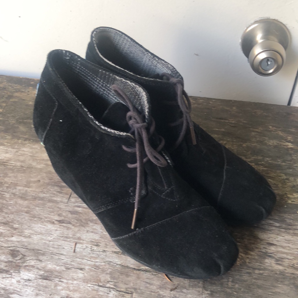 Toms Black Suede Desert Lace-Up Wedges Women's Classic Neutral Comfort Sz 9.5